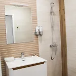 ъгловата къща