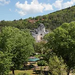 ъгловата къща Aparthotel