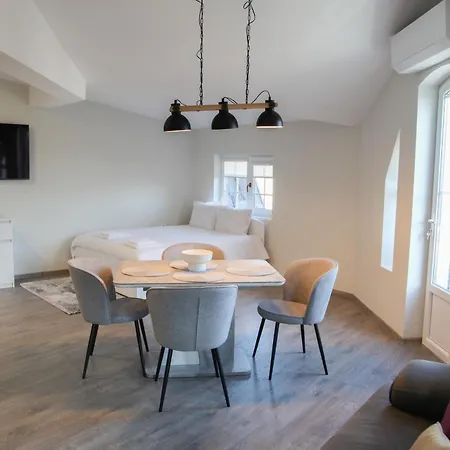 ъгловата къща Apartmanhotel
