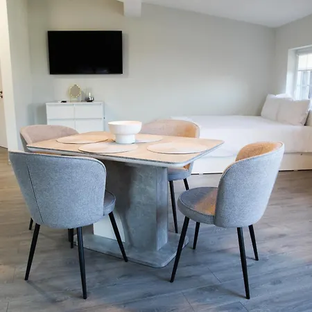 ъгловата къща Apartmanhotel Lovecs