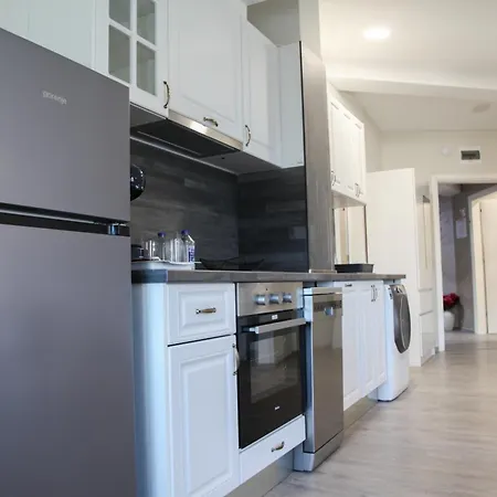 ъгловата къща 3* 洛维奇