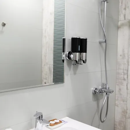 ъгловата къща