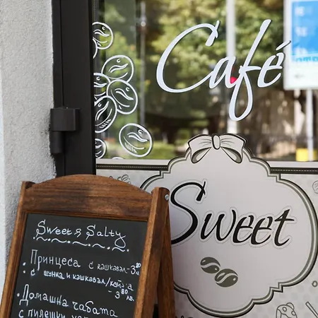 ъгловата къща Lovecs