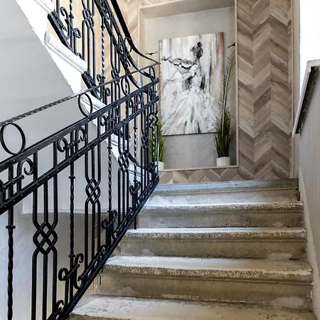 公寓式酒店 ъгловата къща